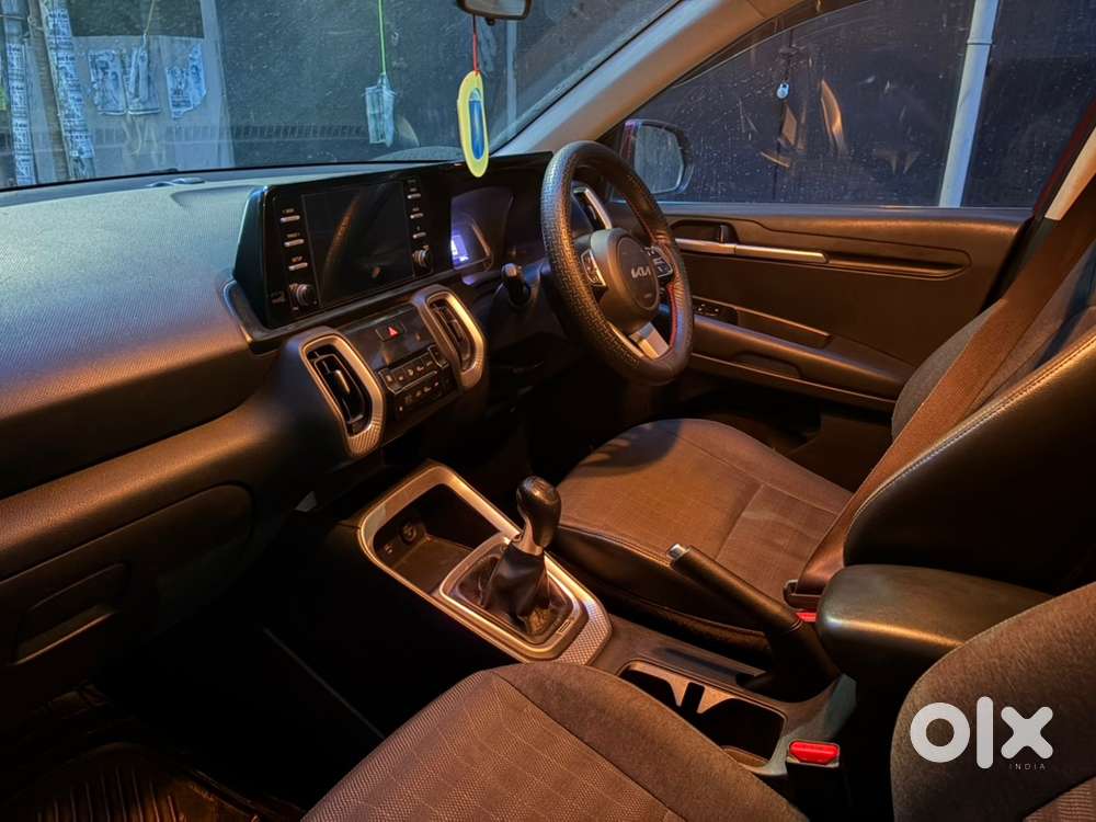 Kia Sonet Petrol Automatic 2021