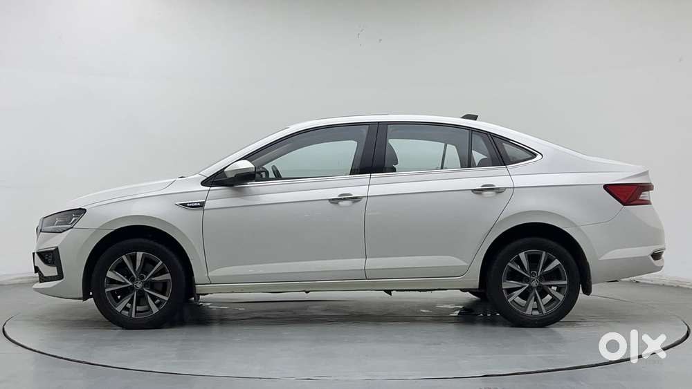 Skoda Slavia Style 1.0l Tsi Mt, 2022, Petrol