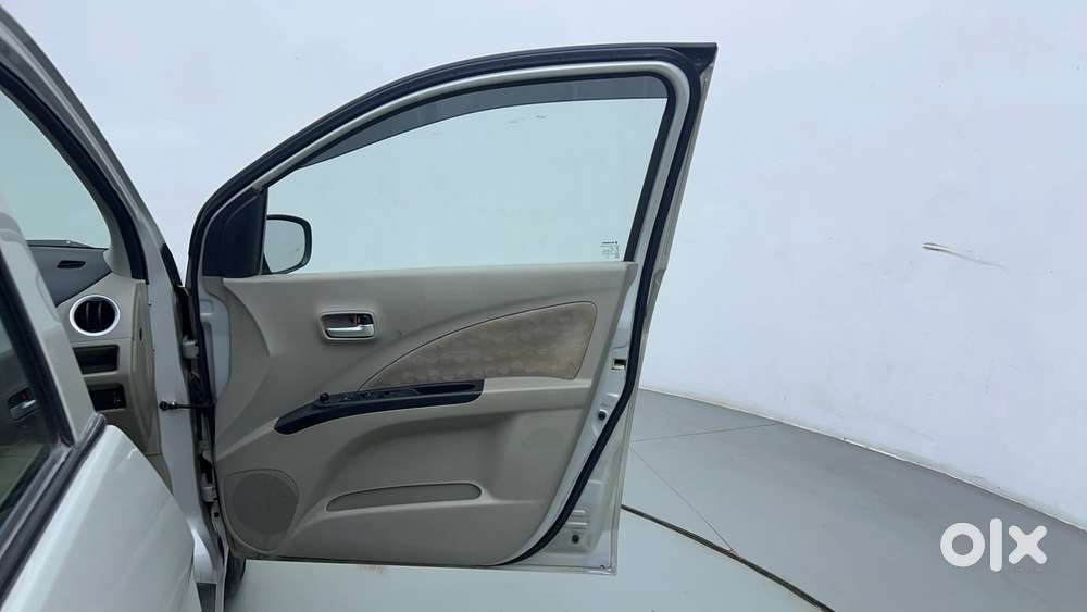 Maruti Suzuki Celerio Zxi Optional Amt, 2017, Petrol
