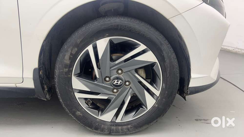 Hyundai New I20 1.2 Asta (o) Mt, 2023, Petrol