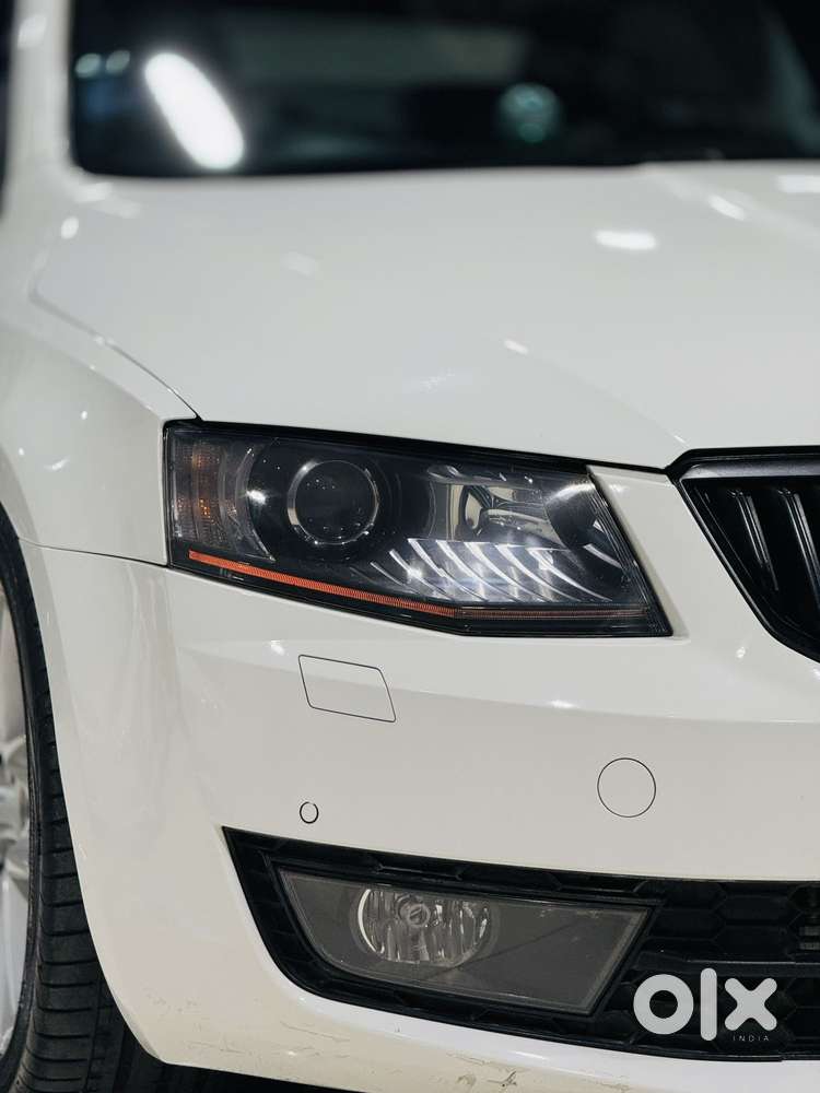 Skoda Octavia [2015-2017] 1.8 Ambition Plus Tsi At, 2015, Petrol