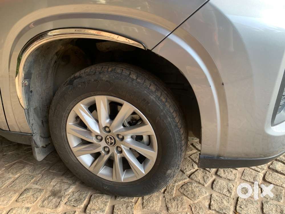 Toyota Innova Hycross 2024 Suv