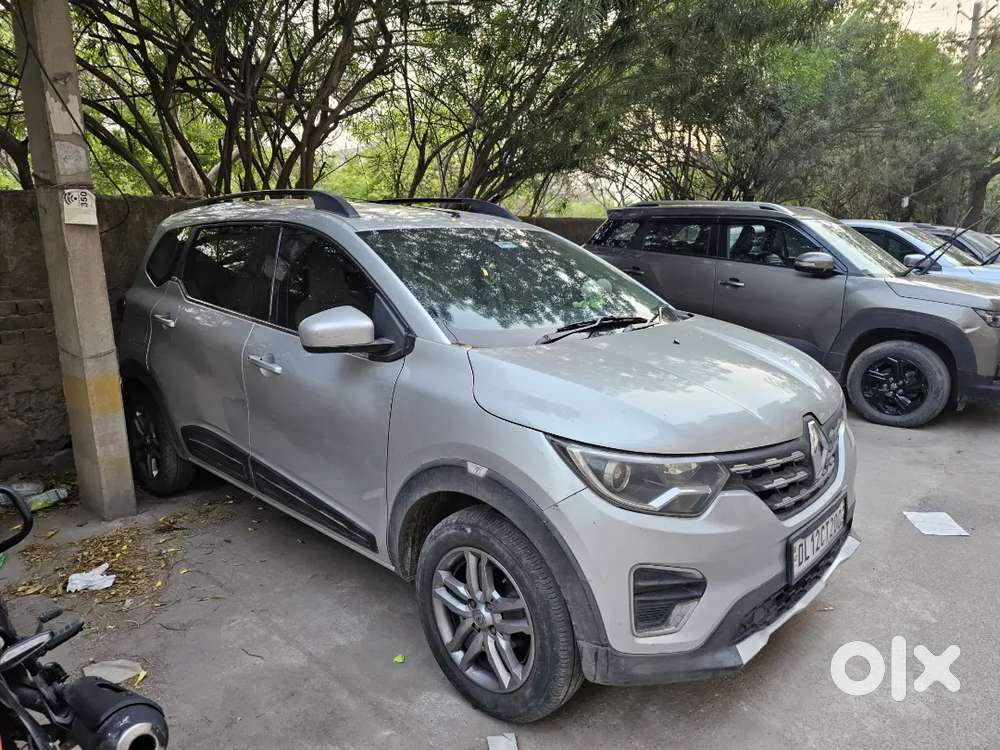 Triber Top Model Rxz - Amt (family Car)