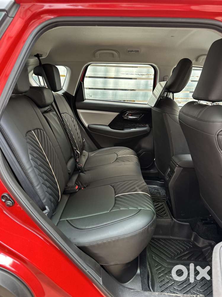 Maruti Suzuki Victoris Vxi Cng, 2025, Petrol