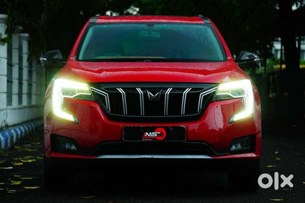 Mahindra Xuv700 2.0 Ax 5 Petrol At Str, 2022, Petrol