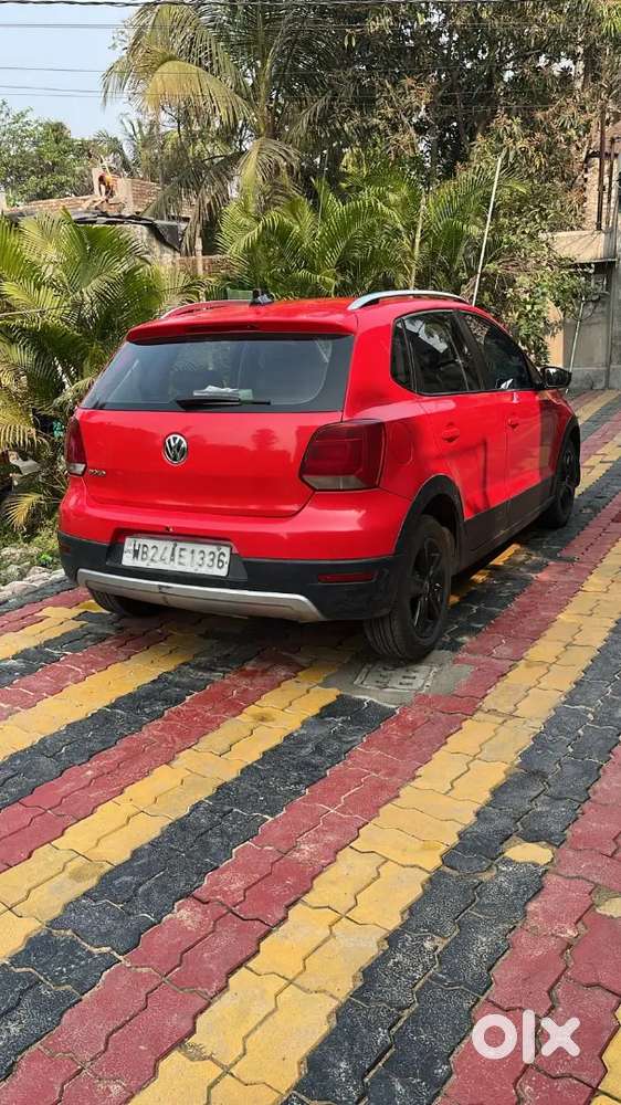 Volkswagen Polo 2015 Petrol 76000 Km Driven With Diamond 2k Display