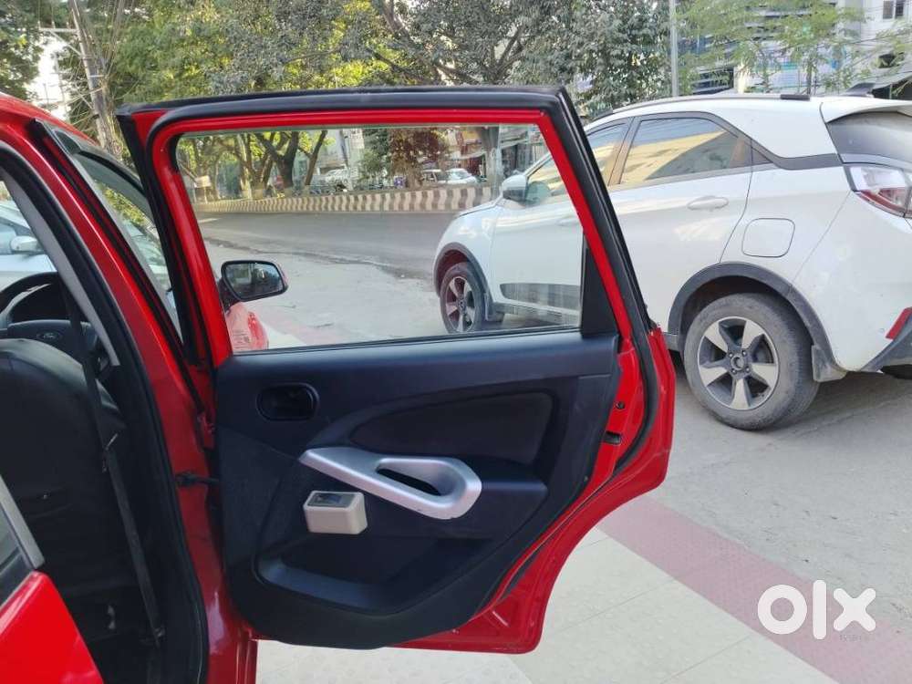 Ford Figo, 2015, Petrol