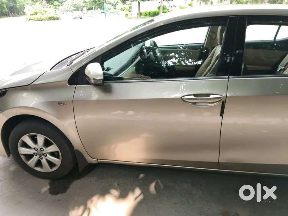 Toyota Corolla Altis G At, 2015, Petrol