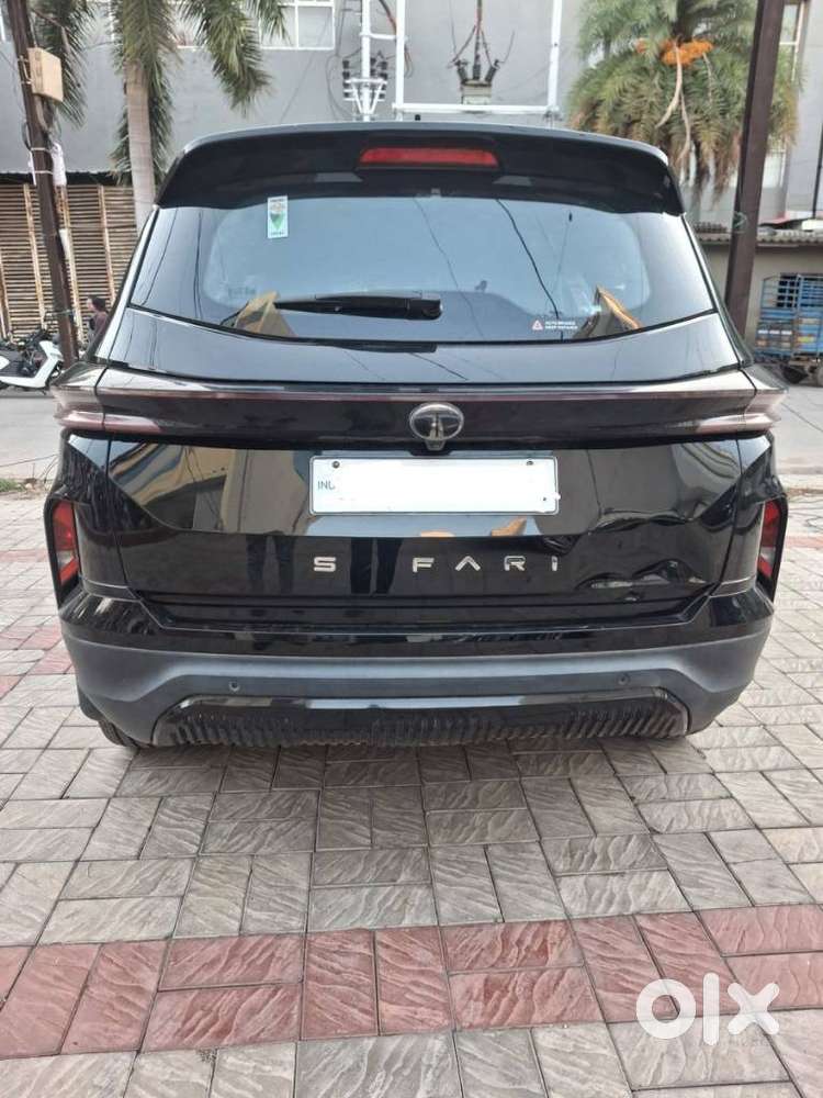 Tata Safari Accomplished Plus Dark Edition At, 2025, Diesel