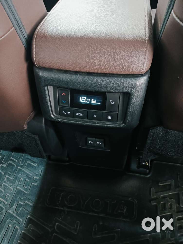 Toyota Innova Hycross 2.0 Zx (o) Hybrid 7 Str, 2023, Petrol