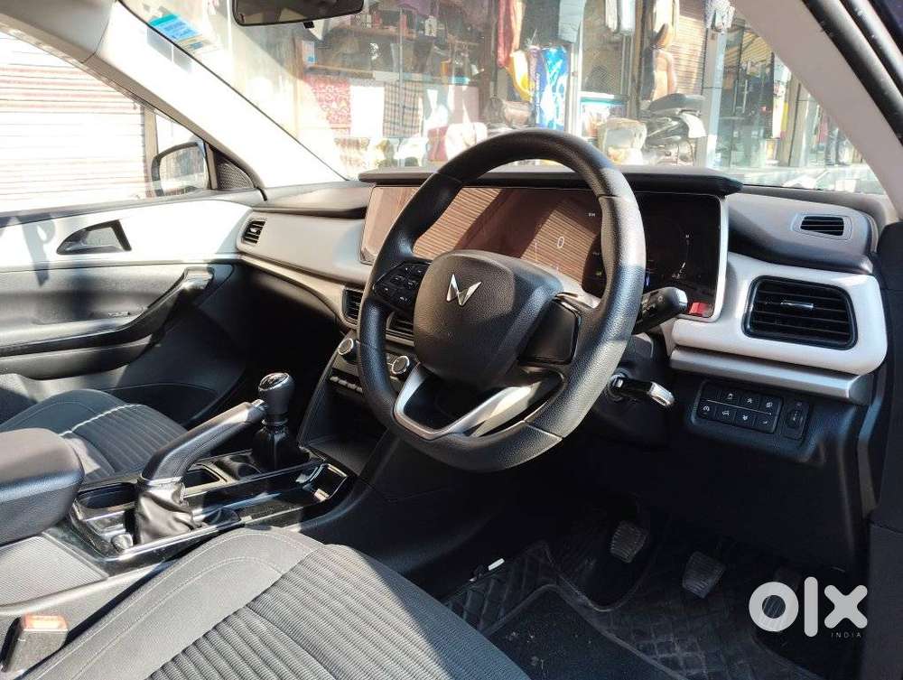 Mahindra Xuv700 2.2 Ax 5 Diesel Mt 7 Str, 2023, Diesel