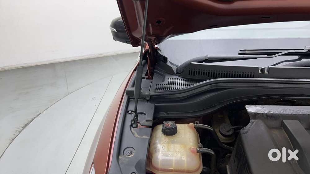 Mahindra Xuv700 2.0 Ax 7 Petrol At Luxury Pack Str, 2024, Petrol