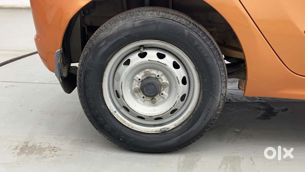 Tata Tiago Xe, 2018, Petrol