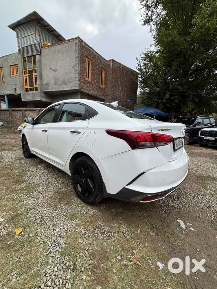 Hyundai Verna 1.5 Sx Petrol Mt, 2022, Petrol