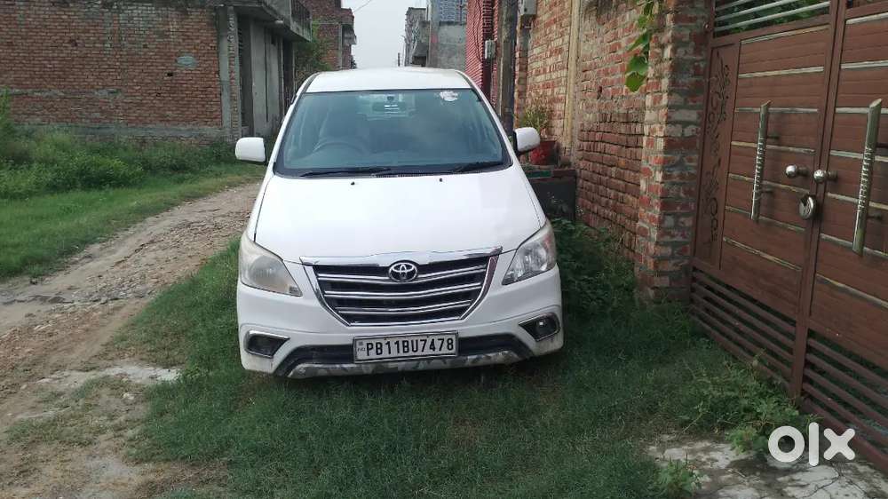 Toyota Innova 2012
