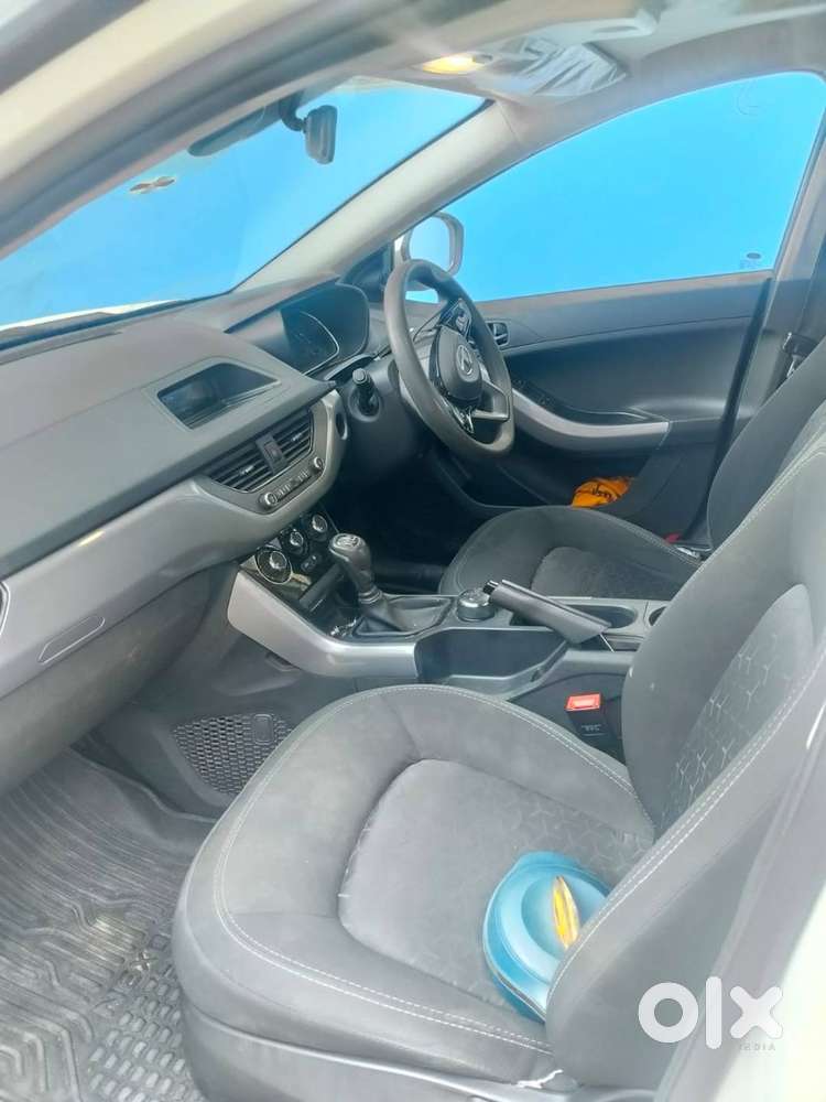 Manual Transmission Nexon With Sunroof