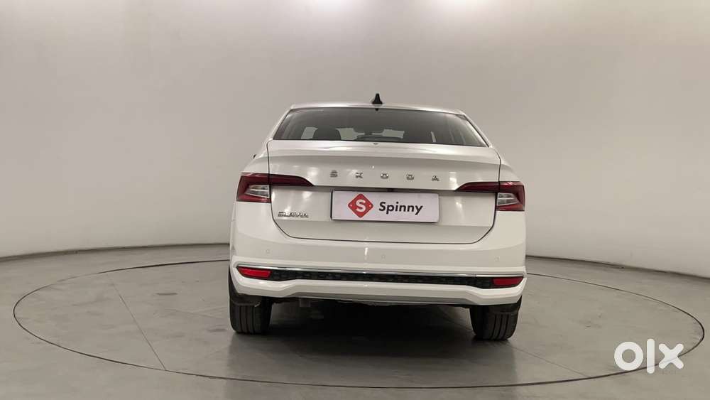 Skoda Slavia Style 1.0l Tsi At, 2022, Petrol