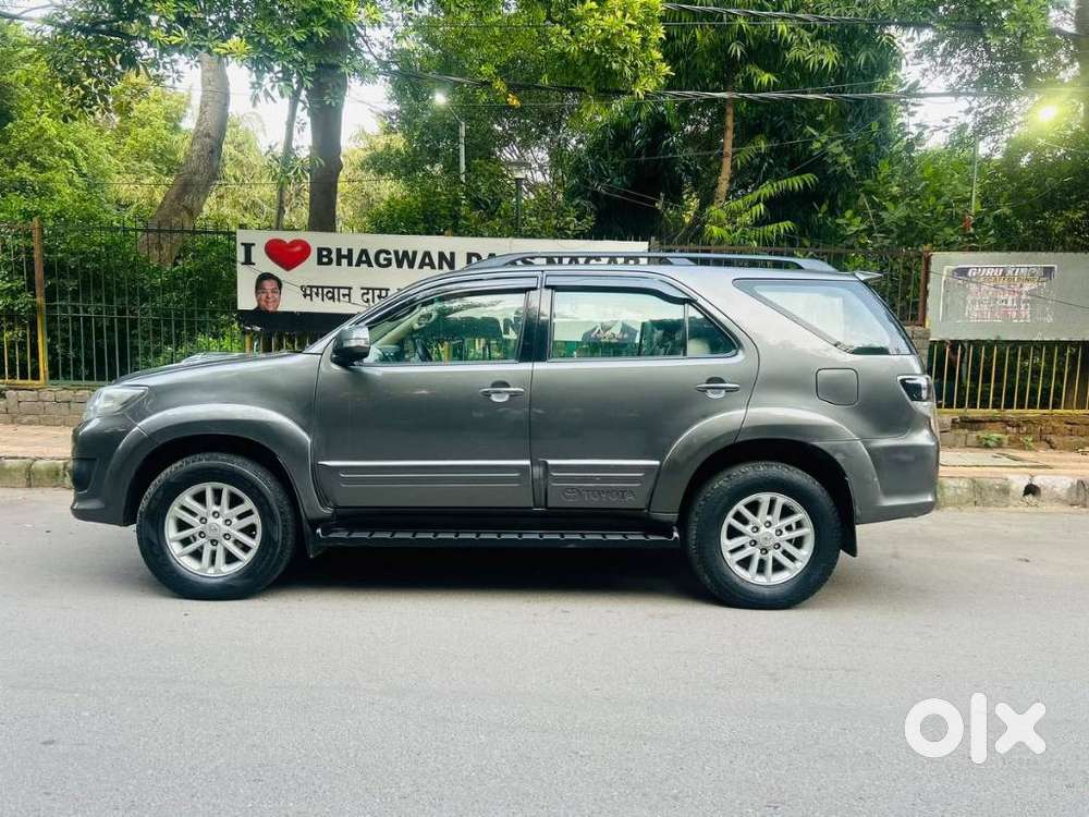 Toyota Fortuner 4x2 Manual, 2013, Diesel