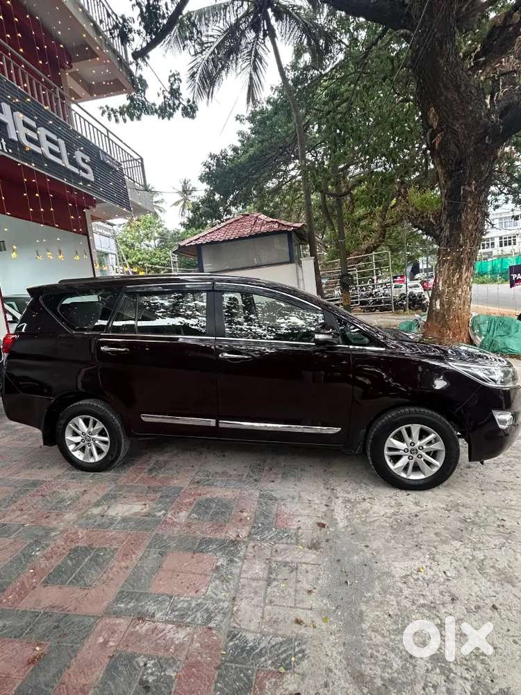 Toyota Innova Crysta 2017 Diesel Well Maintained