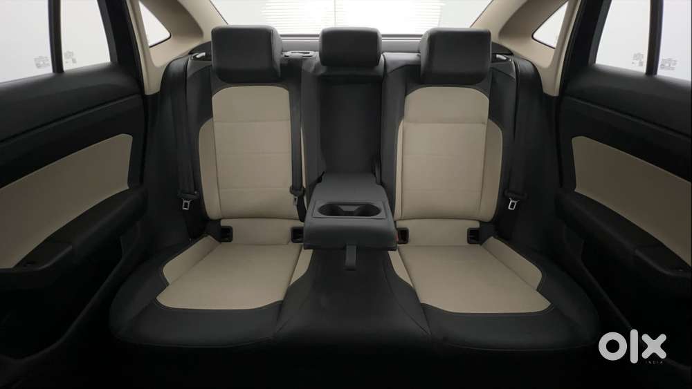 Skoda Slavia Style 1.0l Tsi At, 2023, Petrol