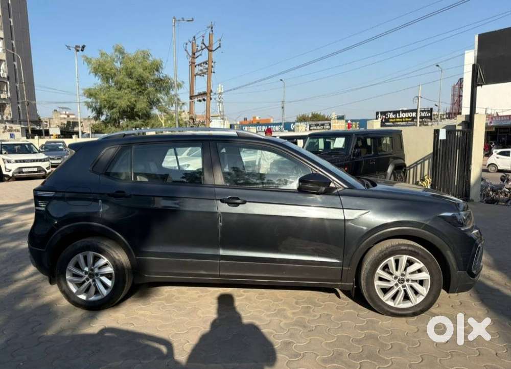 Volkswagen Taigun 1.0 Tsi Highline At, 2022, Petrol