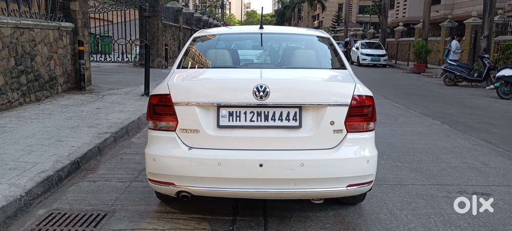 Volkswagen Vento 1.2 Highline Plus At 16 Alloy, 2016, Petrol