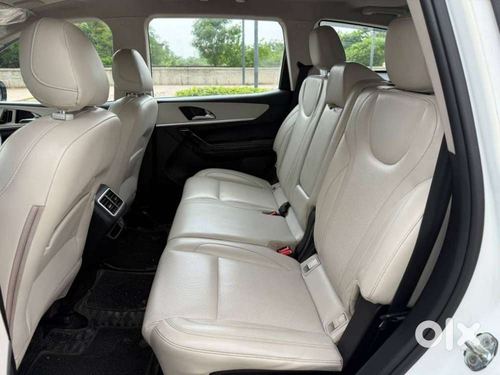 Mahindra Xuv700 Ax7 Luxury Pack Awd, 2023, Diesel