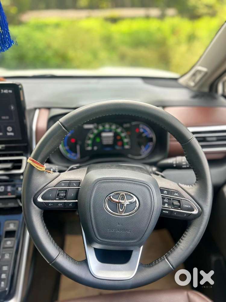 Toyota Innova Hycross 2.0 Zx Hybrid 7 Str, 2024, Petrol