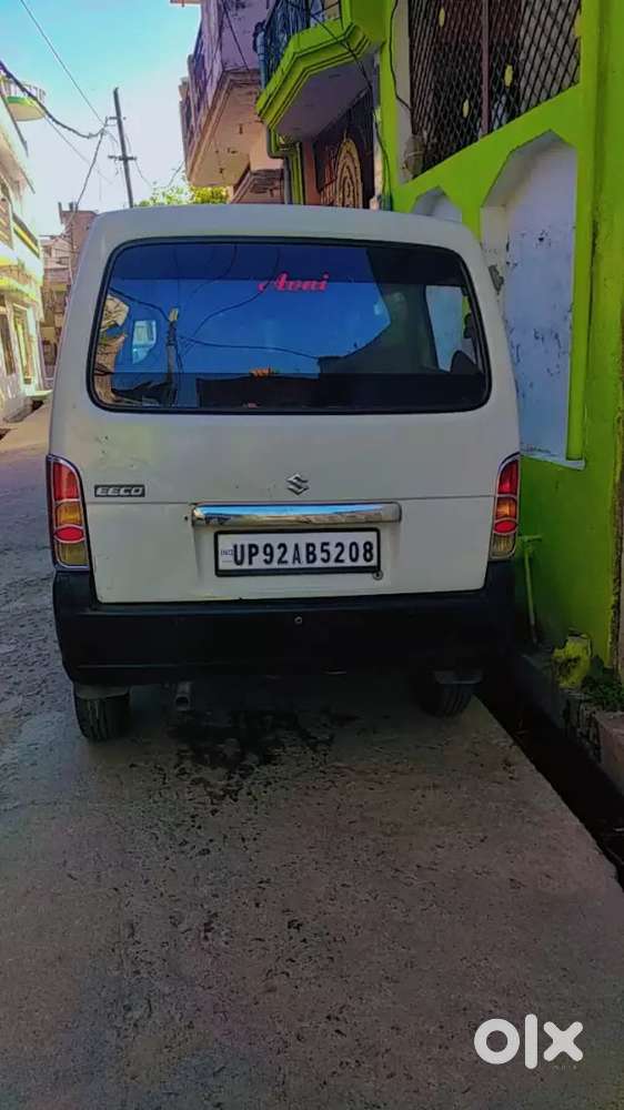 गाड़ी में कोई कमी नहीं है पांचो टायर न्यू है