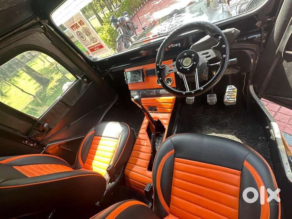 Mahindra Jeep Fully Air Condition Ready To Drive.