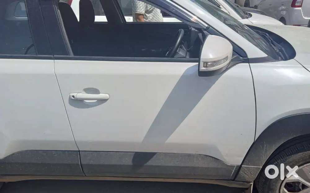 Maruti Brezza Lxi 2025