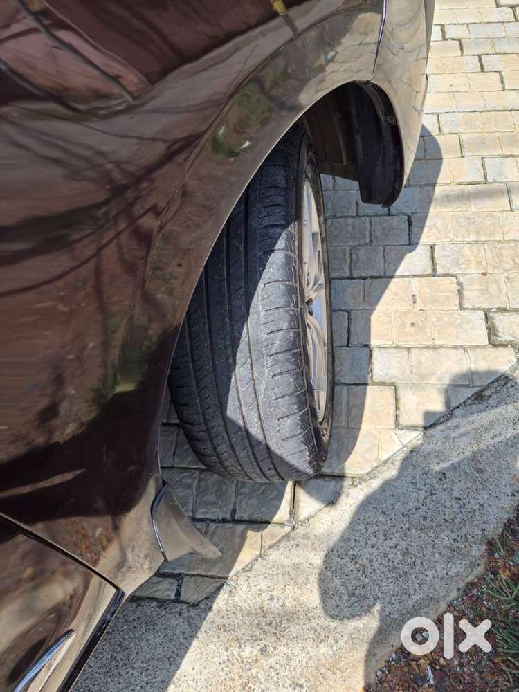 Innova Crysta 2.8z