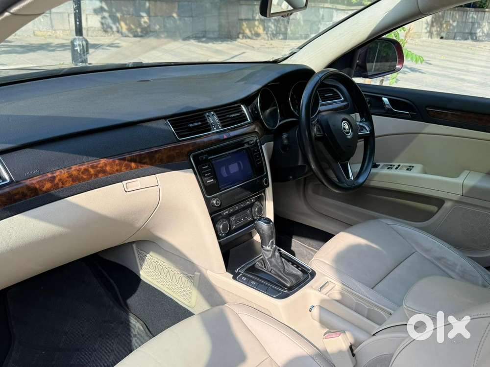 Skoda Superb [2014-2016] 1.8 Style Tsi At, 2015, Petrol