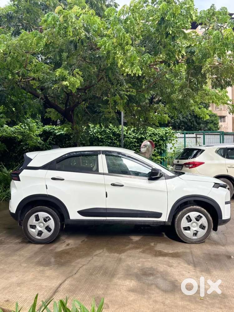 Tata Nexon, 2024, Petrol