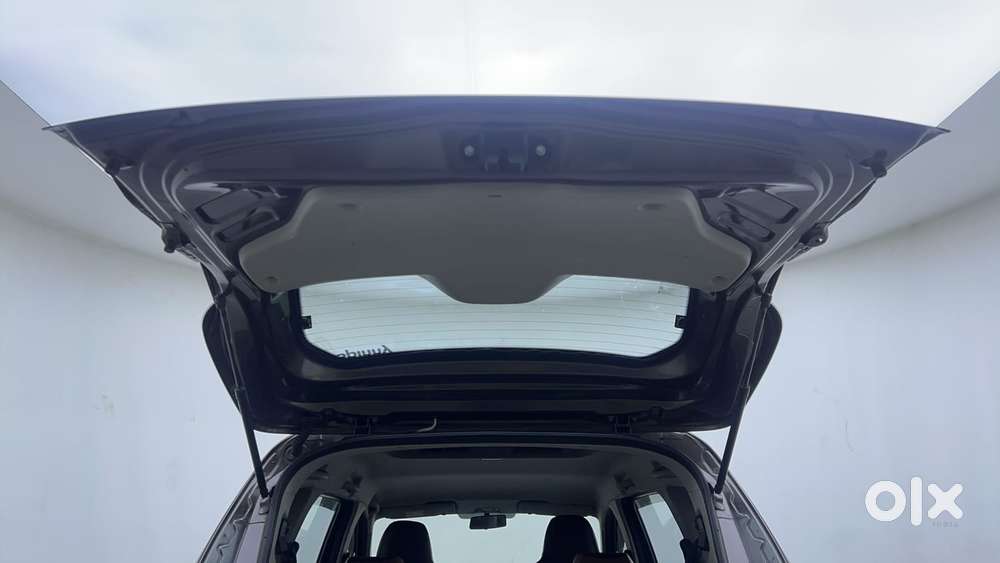 Renault Triber Rxz, 2022, Petrol