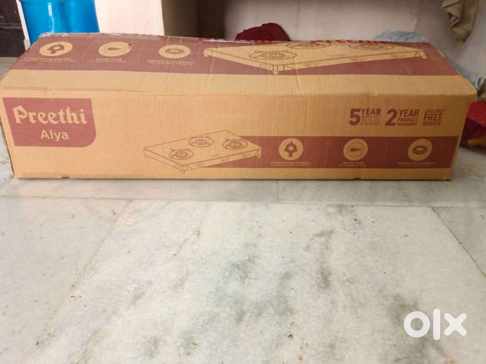 Preethi Alya 3 burner glass top gas stove