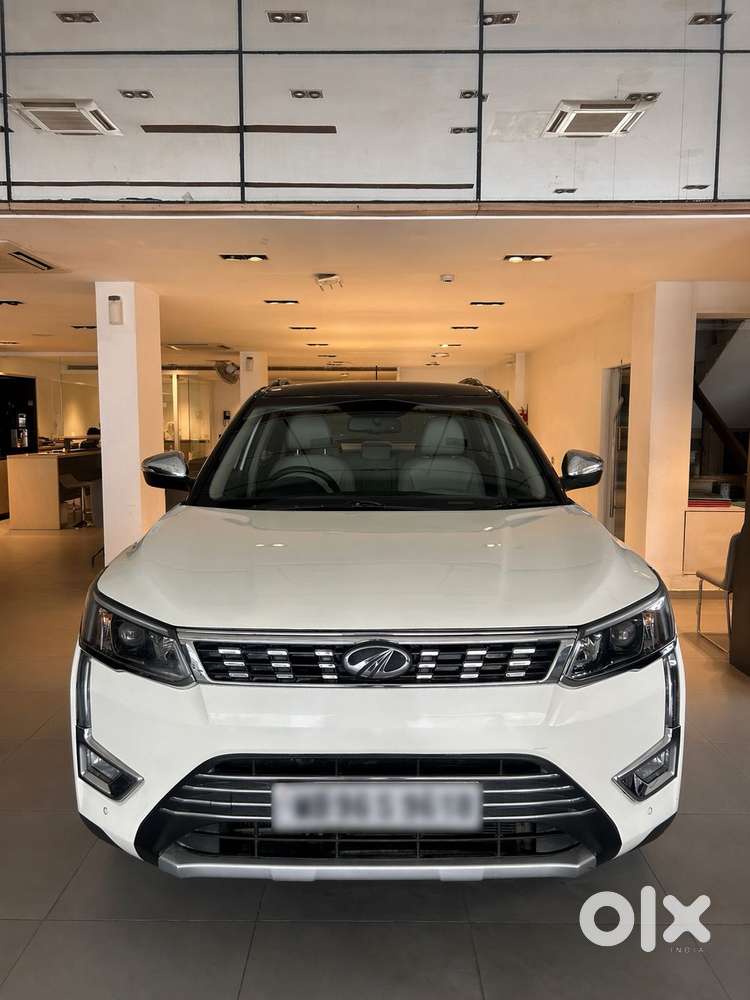 Mahindra Xuv300 1.2 W8 (o) Amt Dual Tone Petrol, 2022, Petrol