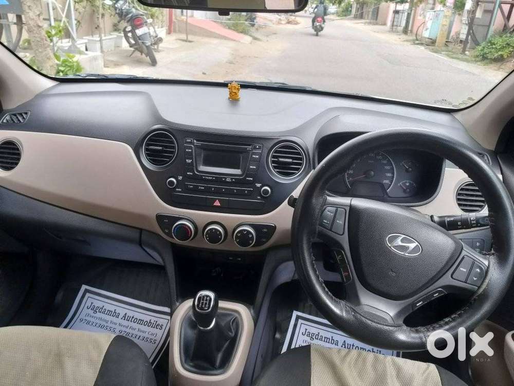 Hyundai Grand I10 Sportz, 2015, Petrol