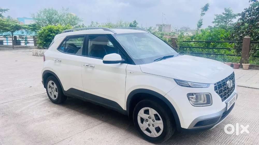 Hyundai Venue Petrol 2022