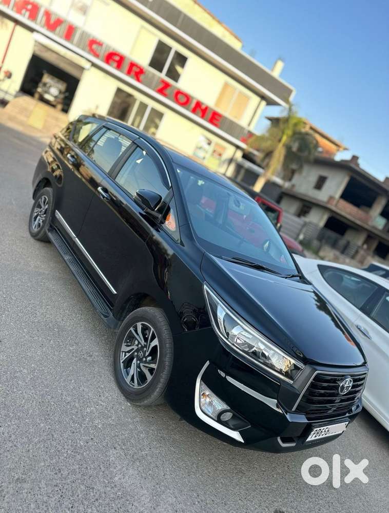 Toyota Innova Crysta 2.4 G Mt, 2025, Diesel