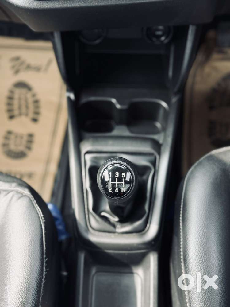 Maruti Suzuki New-gen Swift Vxi, 2025, Petrol