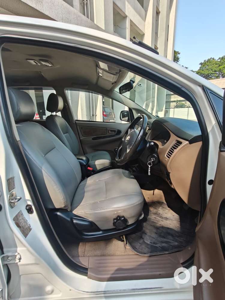 Toyota Innova 2.5 G (diesel) 8 Seater, 2015, Diesel