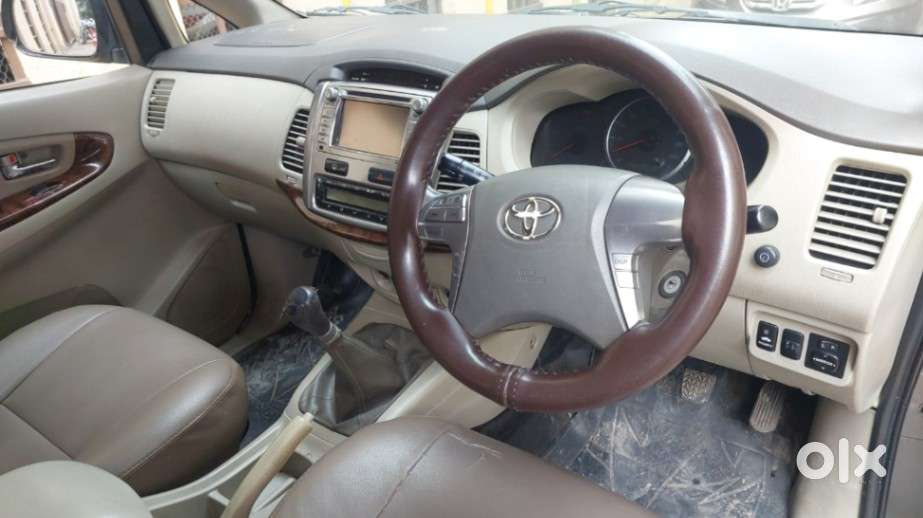 Toyota Innova 2.5 V 8 Str, 2014, Diesel