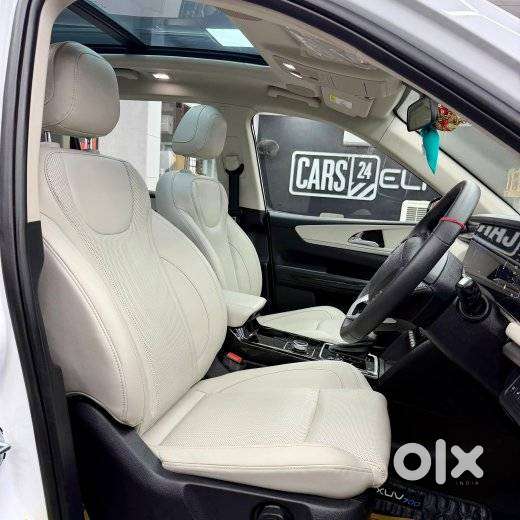 Mahindra Xuv700 2.2 Ax 7 Diesel At Luxury Pack Str, 2024, Diesel