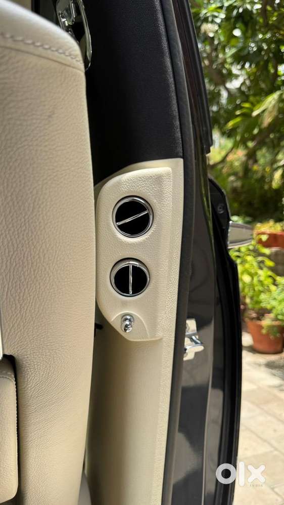 Rolls-royce 2011 Luxury Car