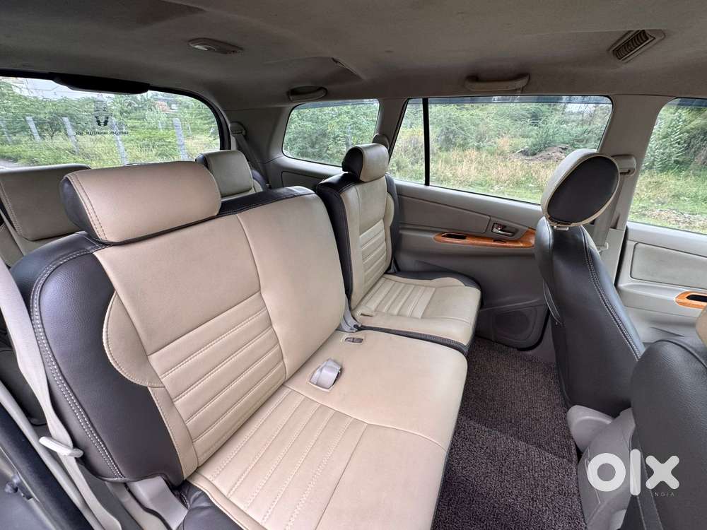 Toyota Innova 2.5 Ev Ps 7 Str Bs-iii, 2011, Diesel