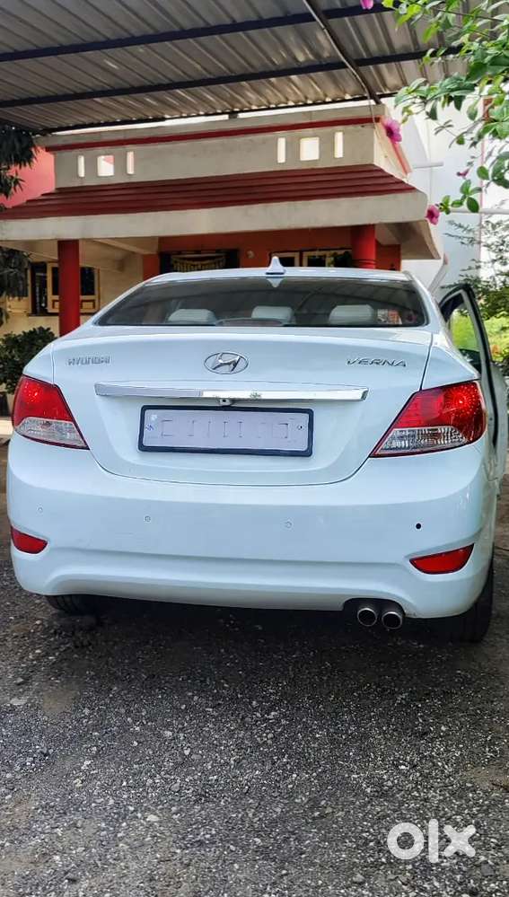 Hyundai Verna 2014 Top Family