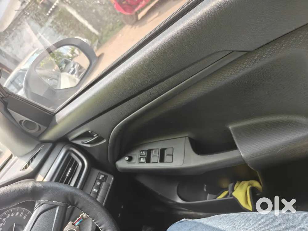 Maruti Suzuki Brezza 2025 Lxi