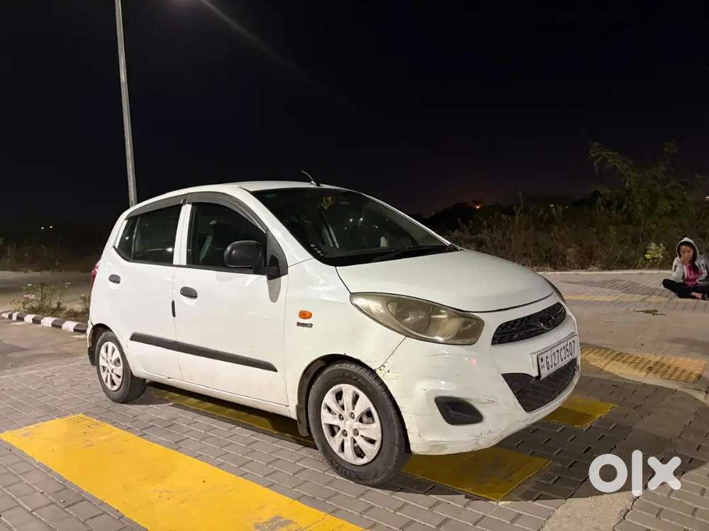Hyundai I10 Era (2012) - Petrol + Cng  Power Steering & Windows