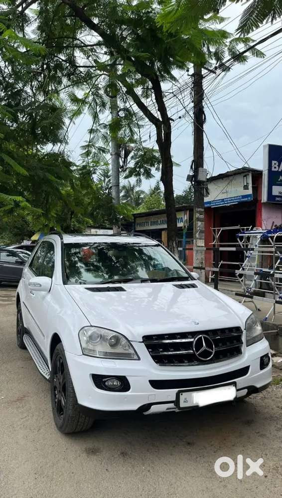 Mercedes-benz Luxury Sedan  Excellent Condition  Best Deal